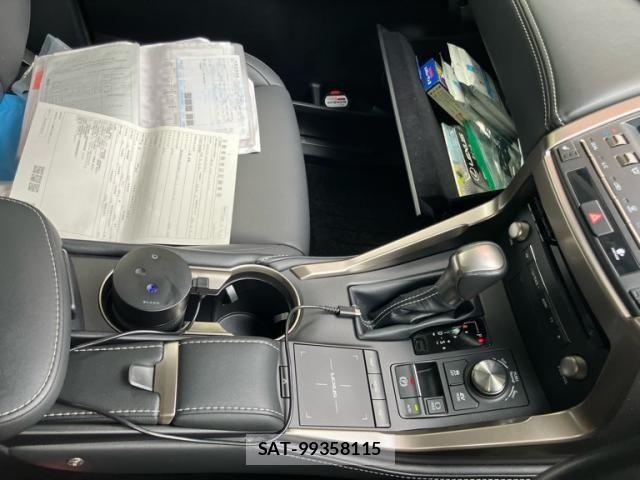 Lexus NX 2018-04 8036459-26