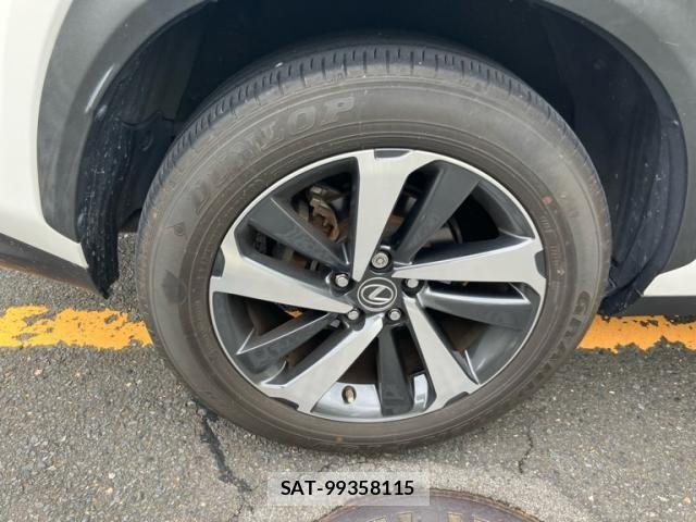 Lexus NX 2018-04 8036459-6