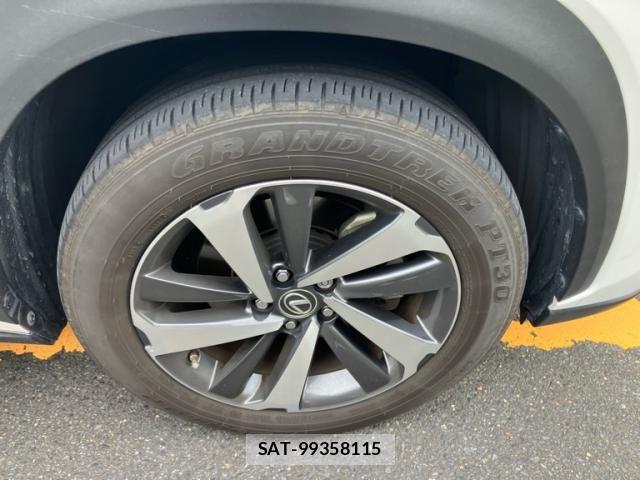 Lexus NX 2018-04 8036459-7