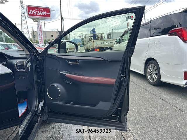 Lexus NX 2015-06 8036461-11