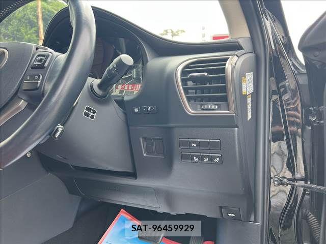Lexus NX 2015-06 8036461-13