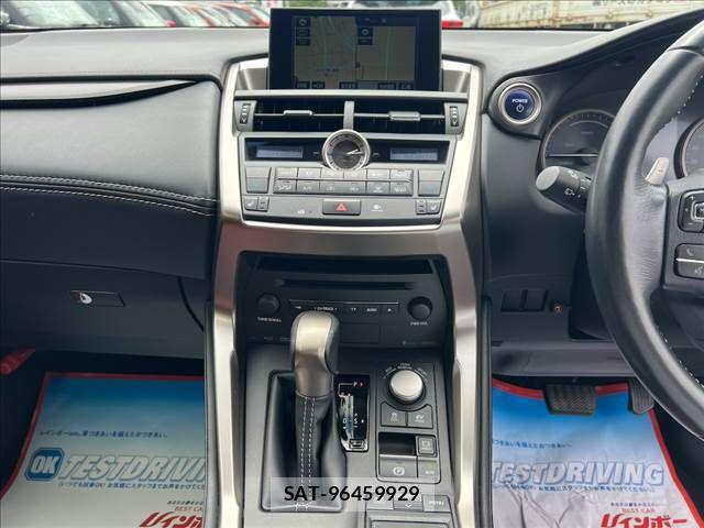 Lexus NX 2015-06 8036461-14