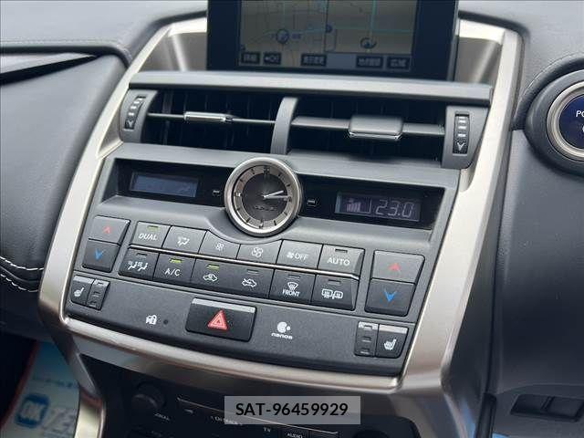 Lexus NX 2015-06 8036461-15