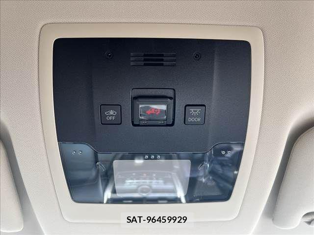 Lexus NX 2015-06 8036461-21