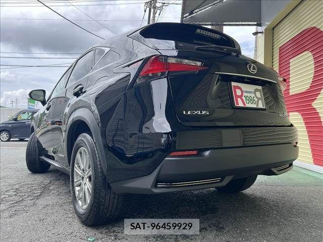 Lexus NX 2015-06 8036461-4