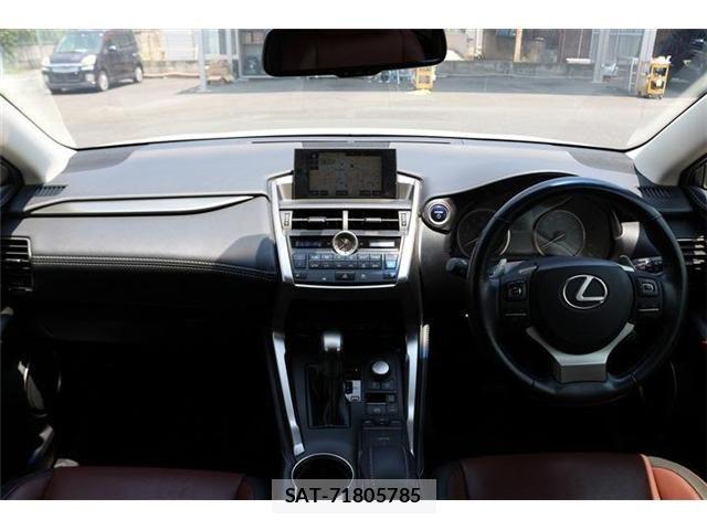 Lexus NX 2015-07 8074364-15