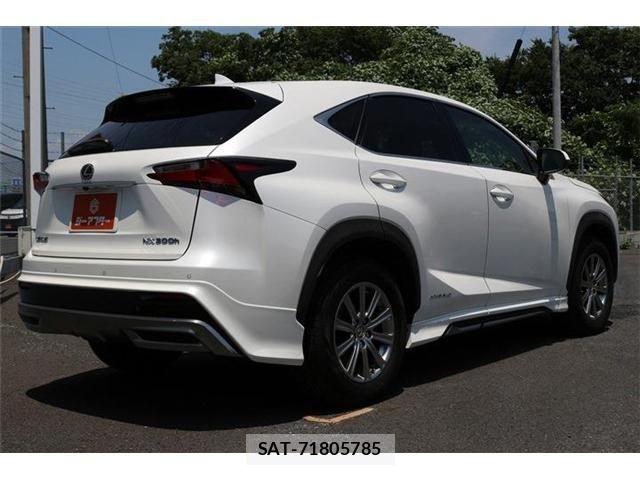 Lexus NX 2015-07 8074364-21