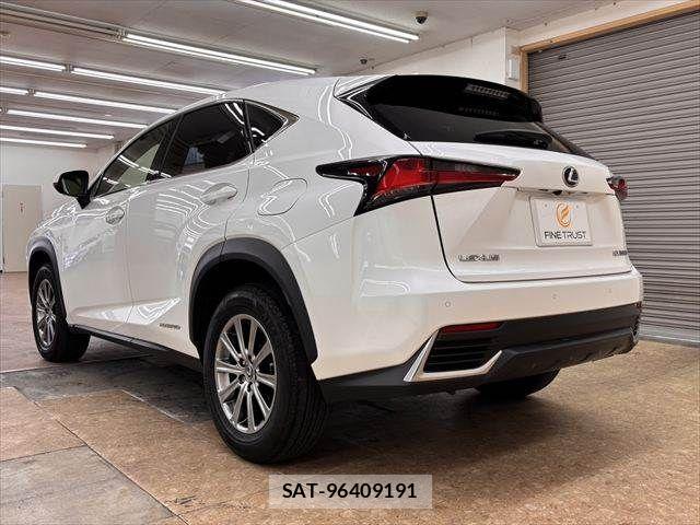 Lexus NX 2018-08 8074363-18