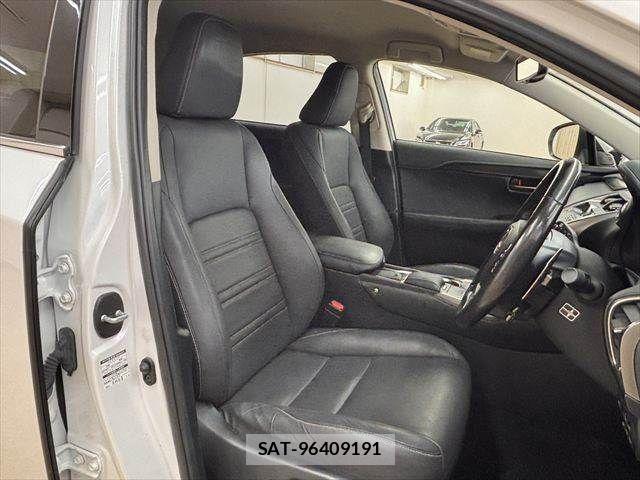 Lexus NX 2018-08 8074363-6
