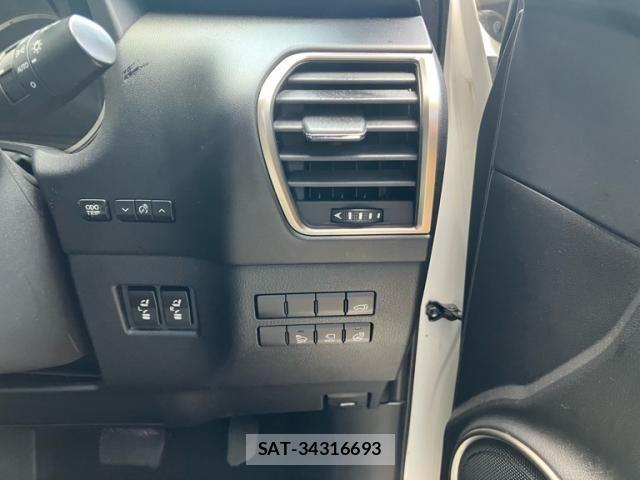 Lexus NX 2015-04 8074365-22