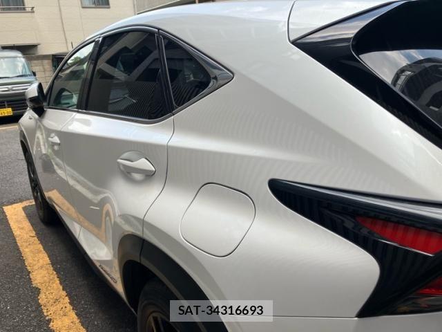 Lexus NX 2015-04 8074365-4
