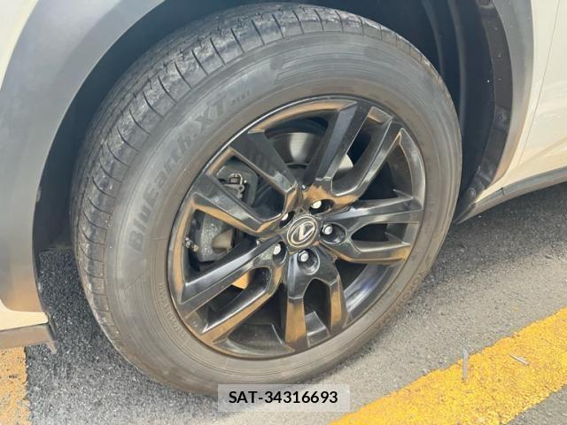 Lexus NX 2015-04 8074365-7