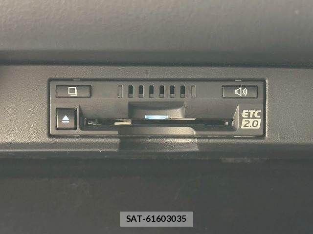 Lexus NX 2018-03 8146073-11