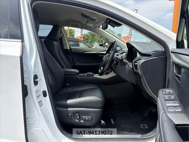 Lexus NX 2020-05 8208419-15