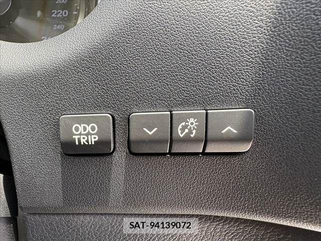 Lexus NX 2020-05 8208419-24