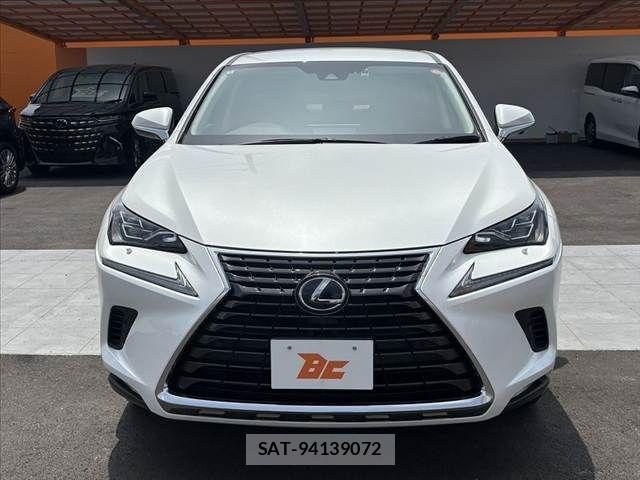 Lexus NX 2020-05 8208419-8