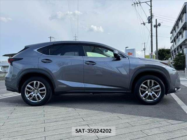 Lexus NX 2015-07 8230631-11