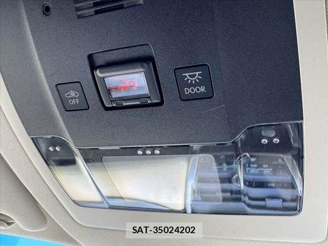 Lexus NX 2015-07 8230631-28