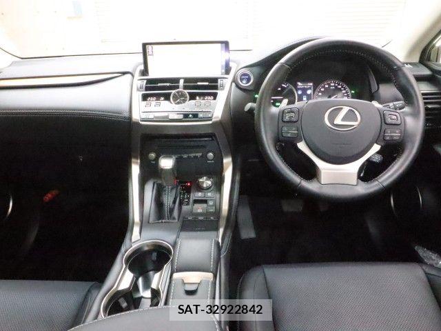 Lexus NX 2018-03 8334498-2