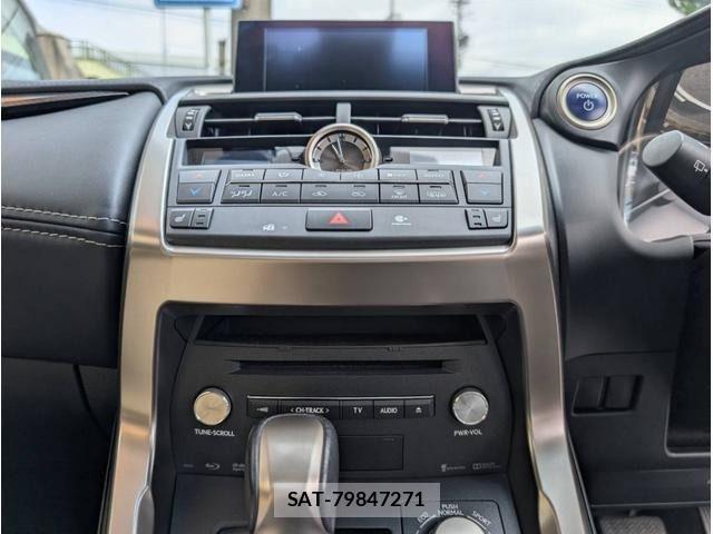 Lexus NX 2015-07 8354854-10