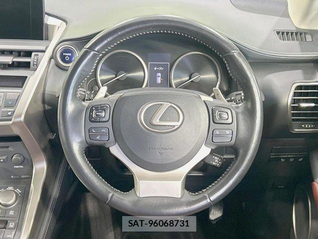 Lexus NX 2015-07 8366757-10