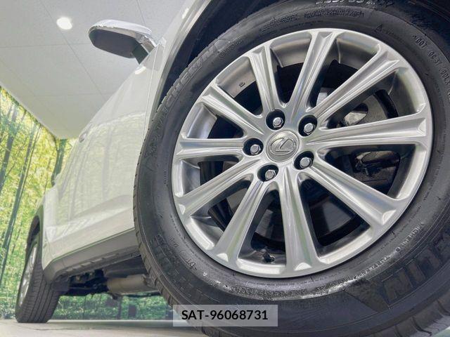 Lexus NX 2015-07 8366757-12