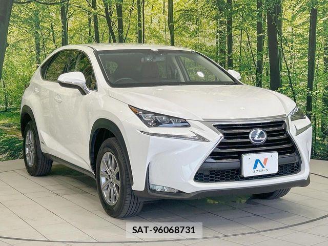Lexus NX 2015-07 8366757-15