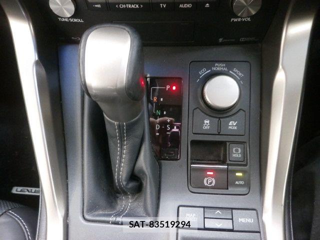 Lexus NX 2015-10 8366761-17