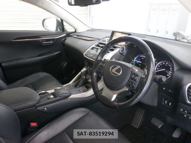 Lexus NX 2015-10 8366761-1