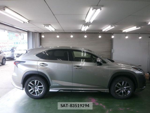 Lexus NX 2015-10 8366761-3