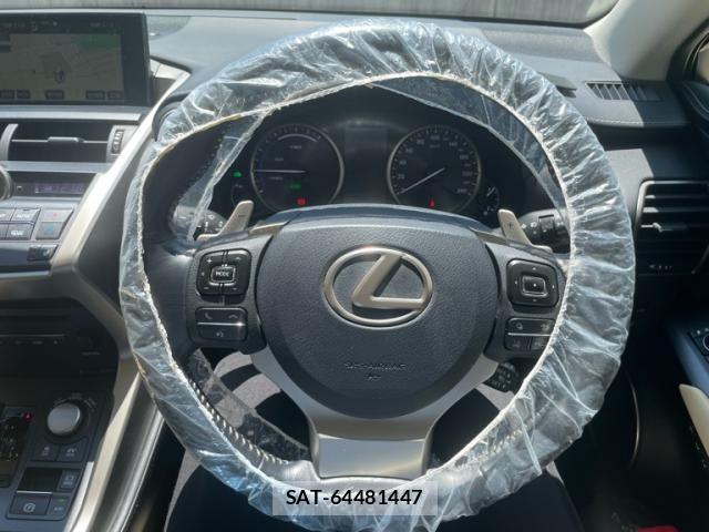 Lexus NX 2016-07 8371808-18