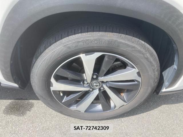 Lexus NX 2018-03 8413296-11