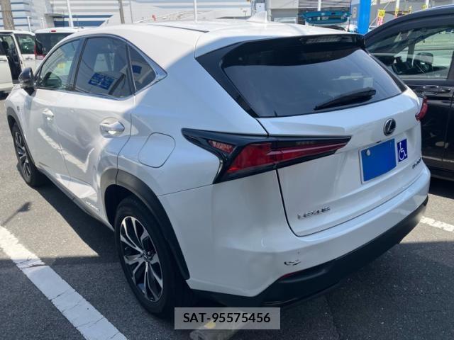 Lexus NX 2014-09 8562460-5