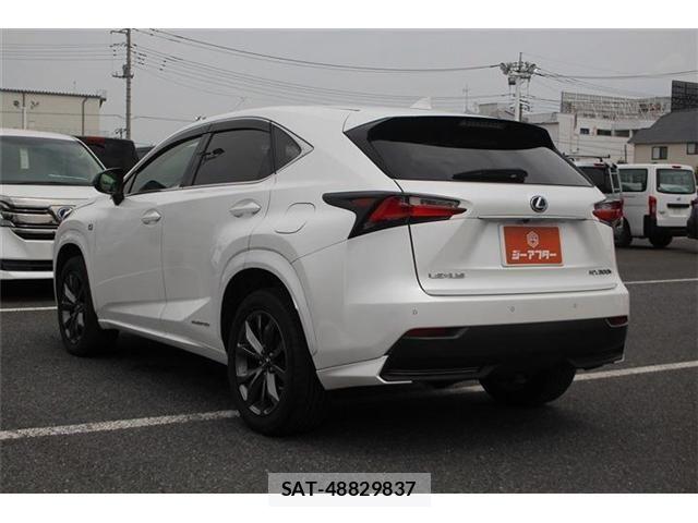 Lexus NX 2014-08 8627503-11