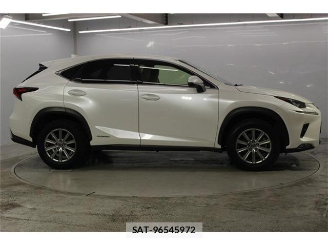 Lexus NX 2017-12 8659969-3