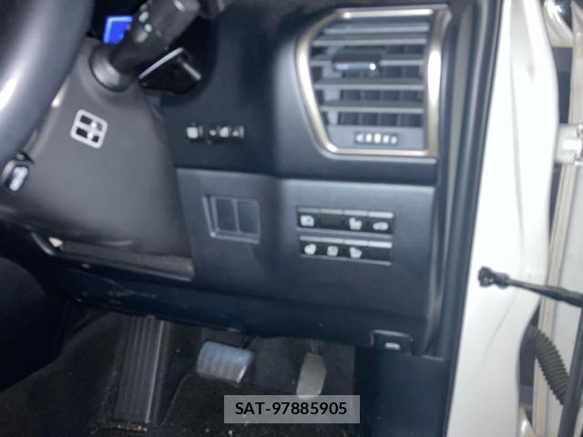 Lexus NX 2019-01 8666416-9