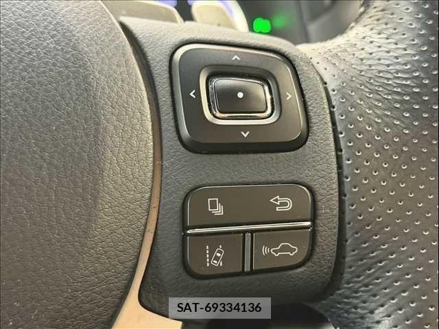 Lexus NX 2018-01 8666417-12