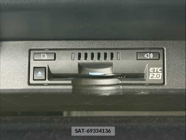 Lexus NX 2018-01 8666417-14