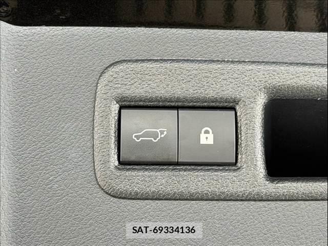 Lexus NX 2018-01 8666417-26