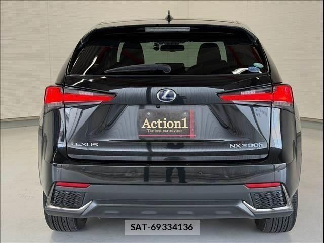 Lexus NX 2018-01 8666417-3