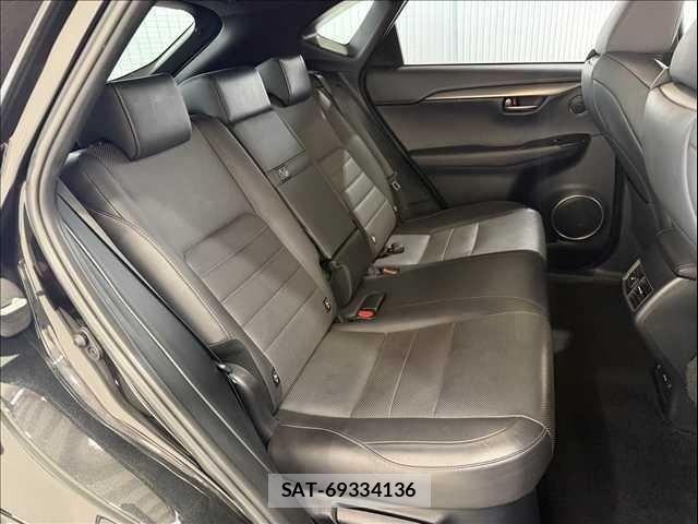 Lexus NX 2018-01 8666417-8