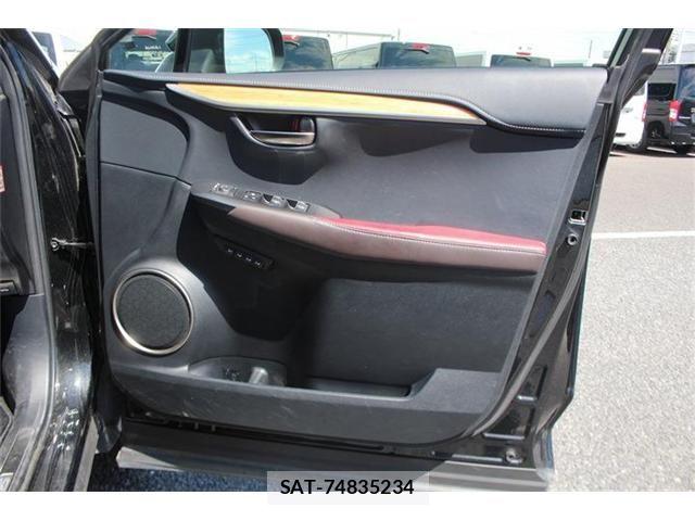 Lexus NX 2018-01 8659967-17
