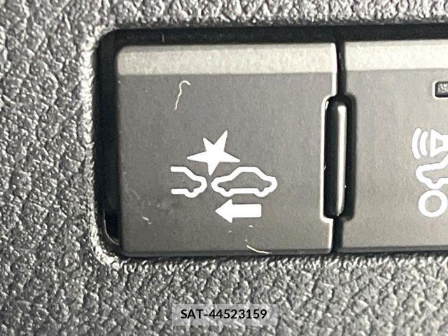 Lexus NX 2017-02 8685849-4
