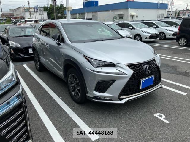 Lexus NX 2018-04 8829981-1