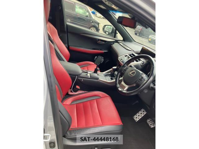 Lexus NX 2018-04 8829981-3