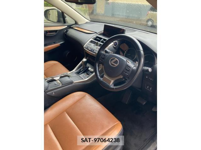 Lexus NX 2017-11 8829988-6