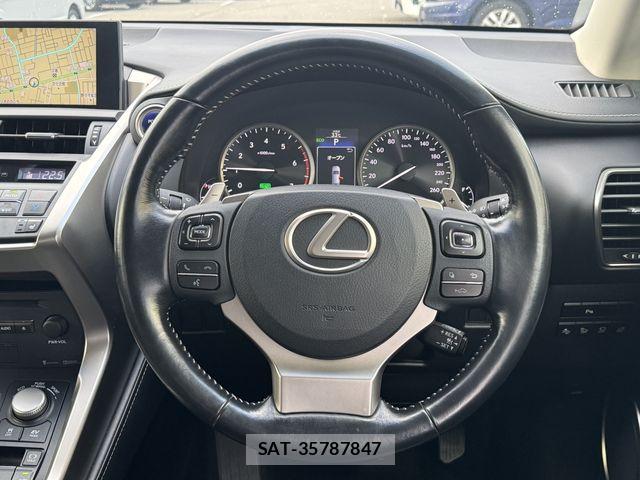 Lexus NX 2017-01 8829980-11
