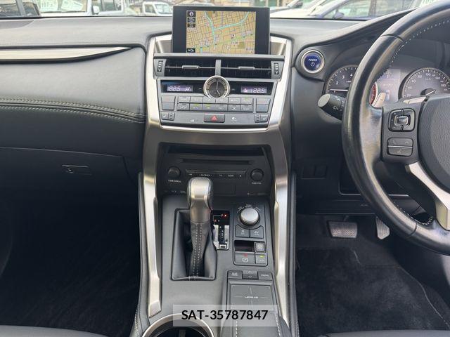 Lexus NX 2017-01 8829980-14