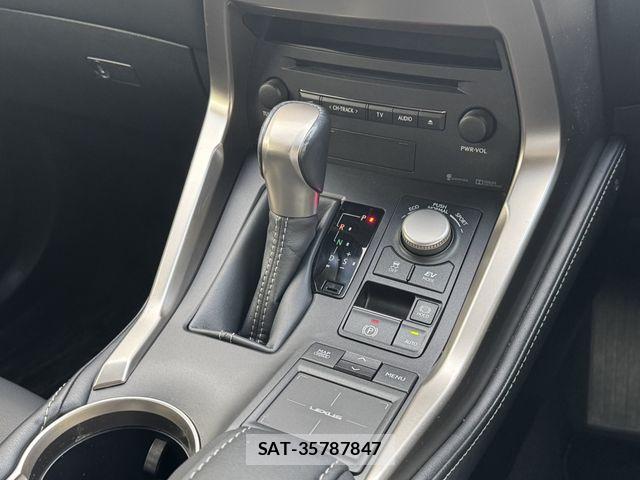 Lexus NX 2017-01 8829980-18