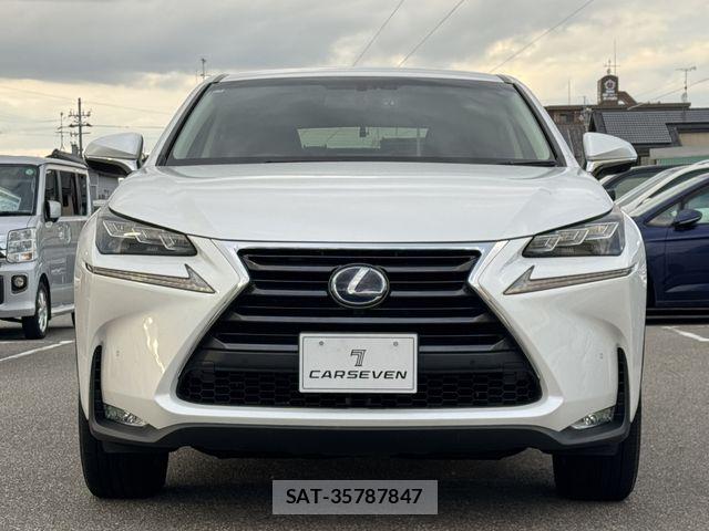 Lexus NX 2017-01 8829980-2
